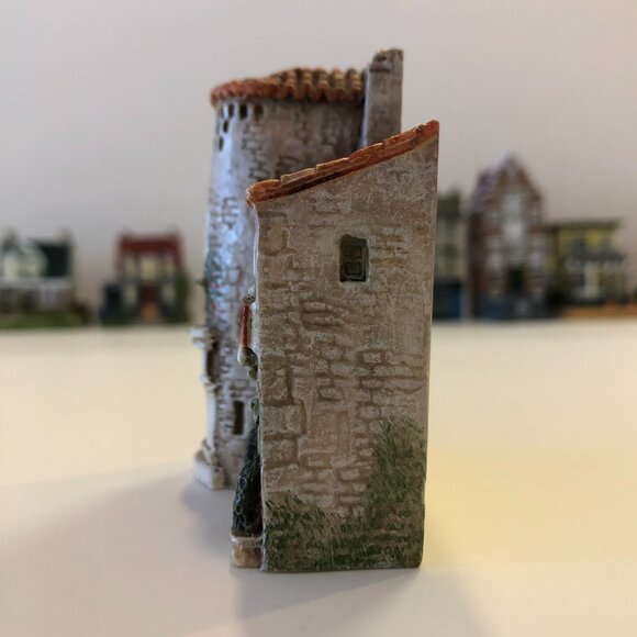 J Carlton Hand Printed Miniature Building 210245 Auberge - Picture 3 of 13